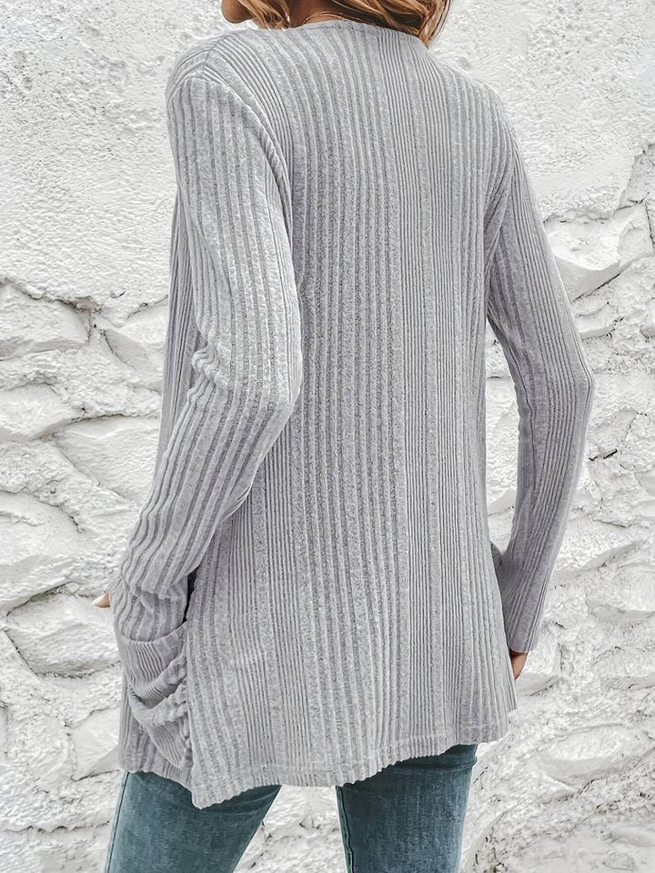Élégant cardigan long avec ouverture sur le devant et poches pratiques de Gweineth