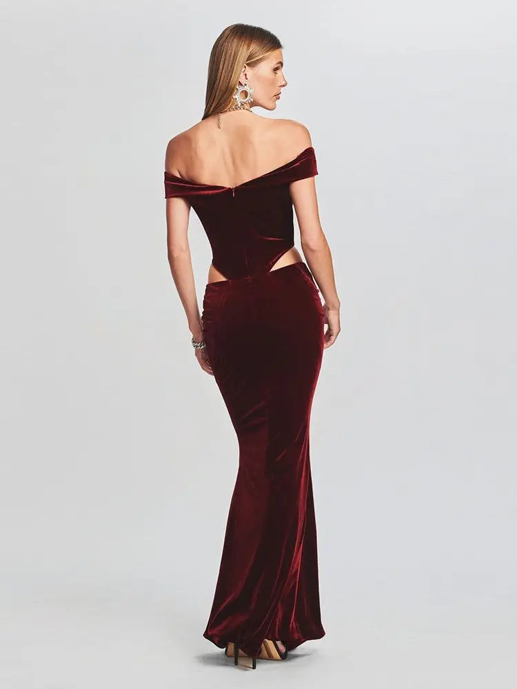 Onni | Elegant Velvet Off-Shoulder Dress with Seductive Cutout for Women (Robe élégante en velours à épaules dénudées et découpes séduisantes pour femmes)