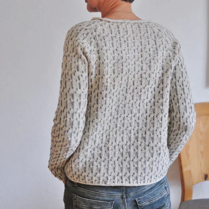 Fara - Élégant pull-over gris avec une encolure en forme de botte en U très tendance