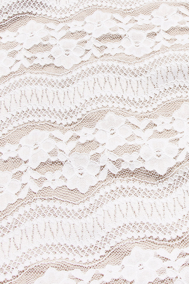 Élina Robe Longue Épaules Dénudées Dentelle Fleurie – Chic Romantique