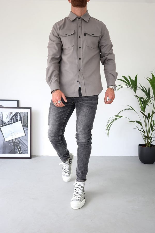 Veste chemise élégante avec boutons de Ozuna