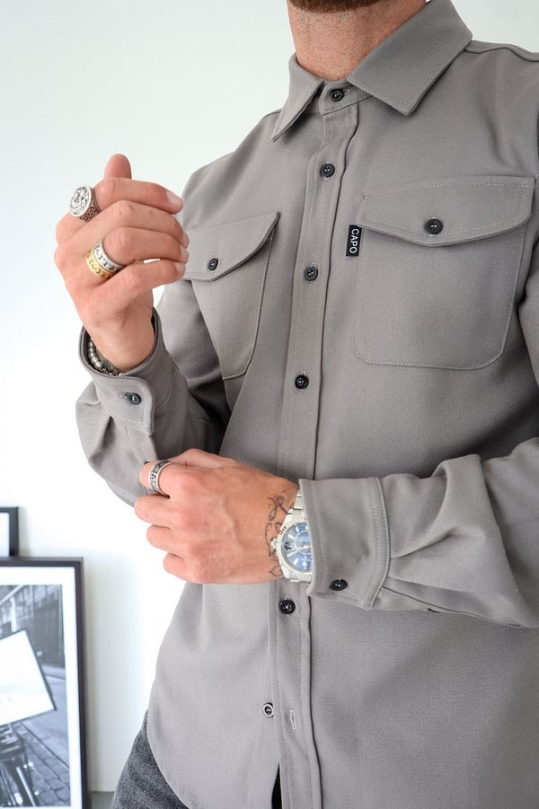 Veste chemise élégante avec boutons de Ozuna