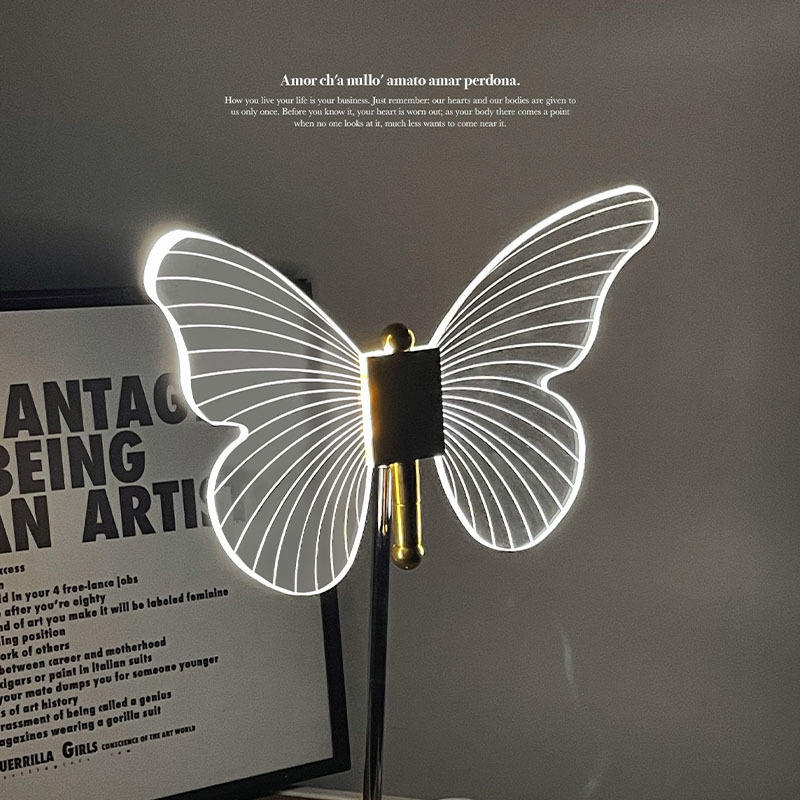 Élégante lampe à poser en cristal papillon pour une atmosphère enchanteresse