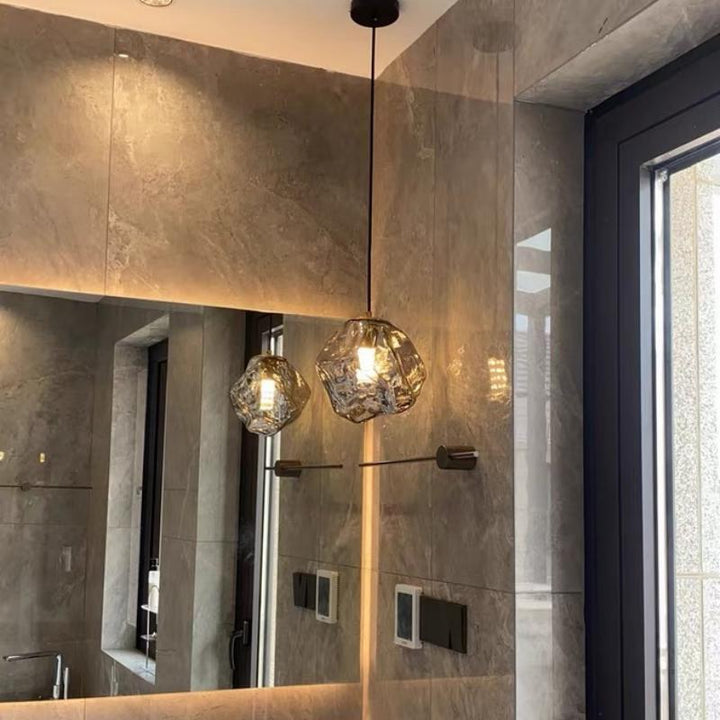 Lampe suspendue en verre de lave pour une atmosphère enchanteresse