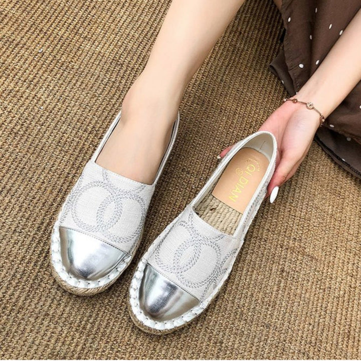 Lisa | Espadrilles élégantes en cuir avec patch contrastant stylisé