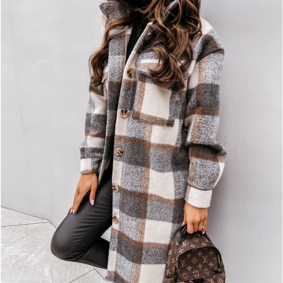 Zsuzsa | Blazer à carreaux tendance pour un look élégant