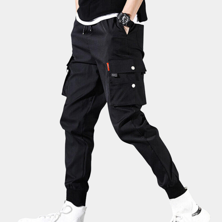 Pantalon cargo Benvolio élégant pour hommes avec poches à rabat pratiques