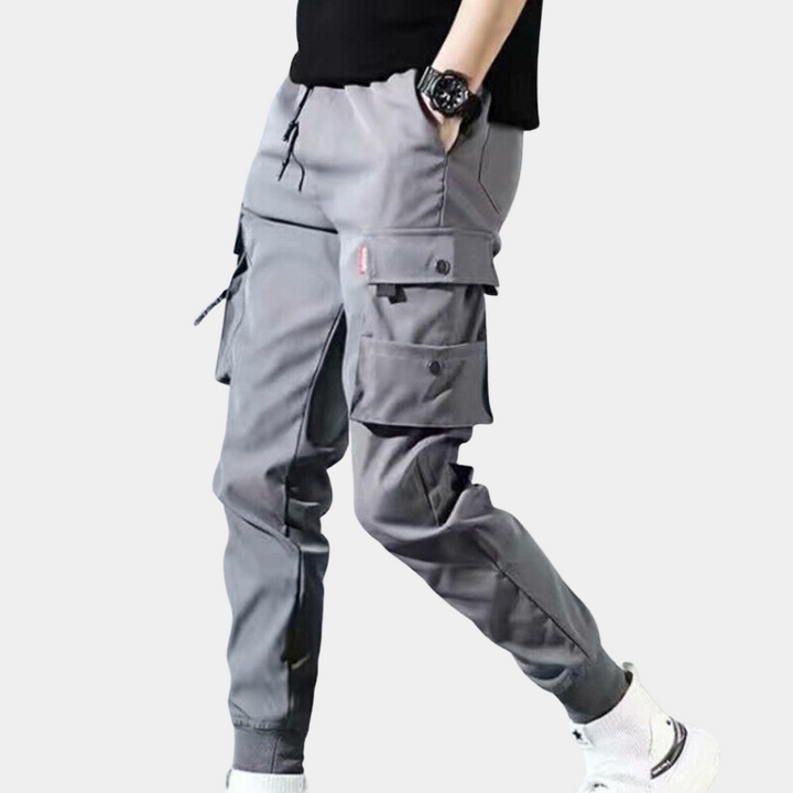 Pantalon cargo Benvolio élégant pour hommes avec poches à rabat pratiques