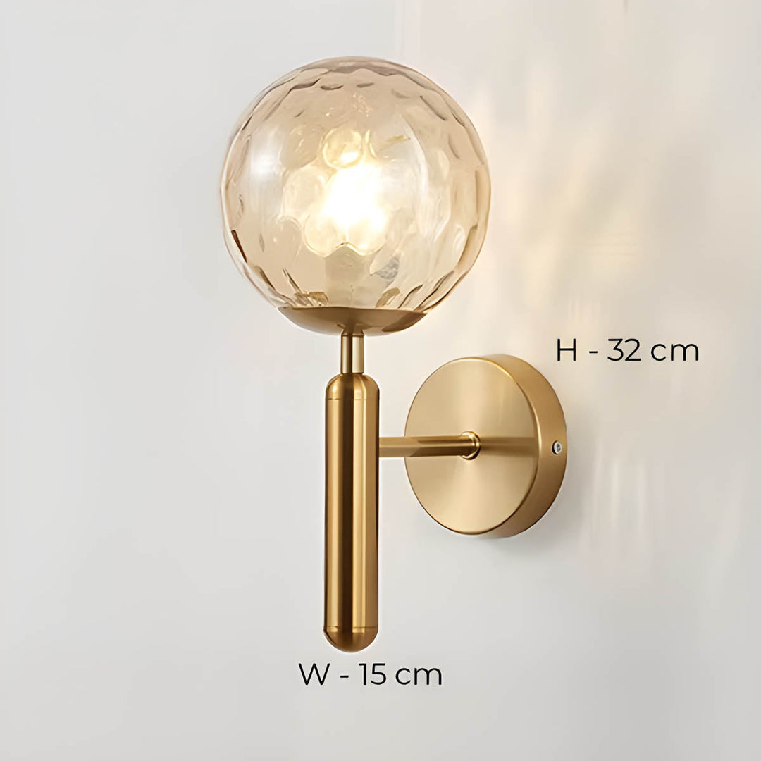 Élégante lampe murale Clair en verre magnifiquement travaillé