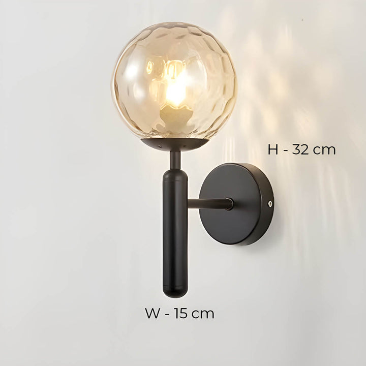 Élégante lampe murale Clair en verre magnifiquement travaillé