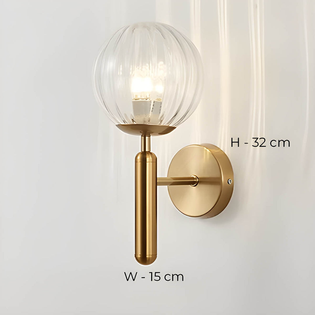 Élégante lampe murale Clair en verre magnifiquement travaillé