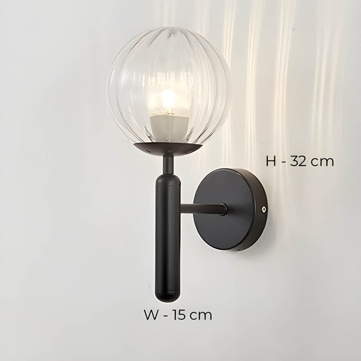 Élégante lampe murale Clair en verre magnifiquement travaillé
