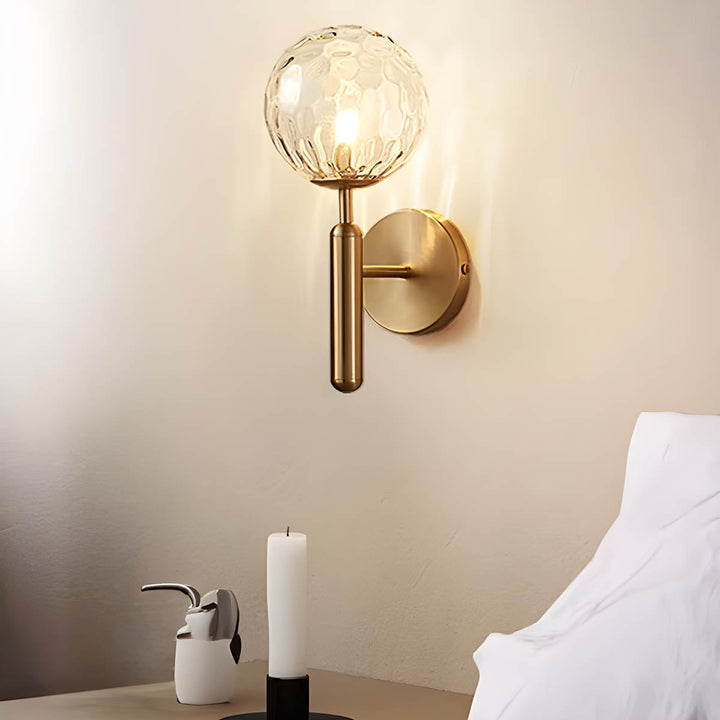 Élégante lampe murale Clair en verre magnifiquement travaillé