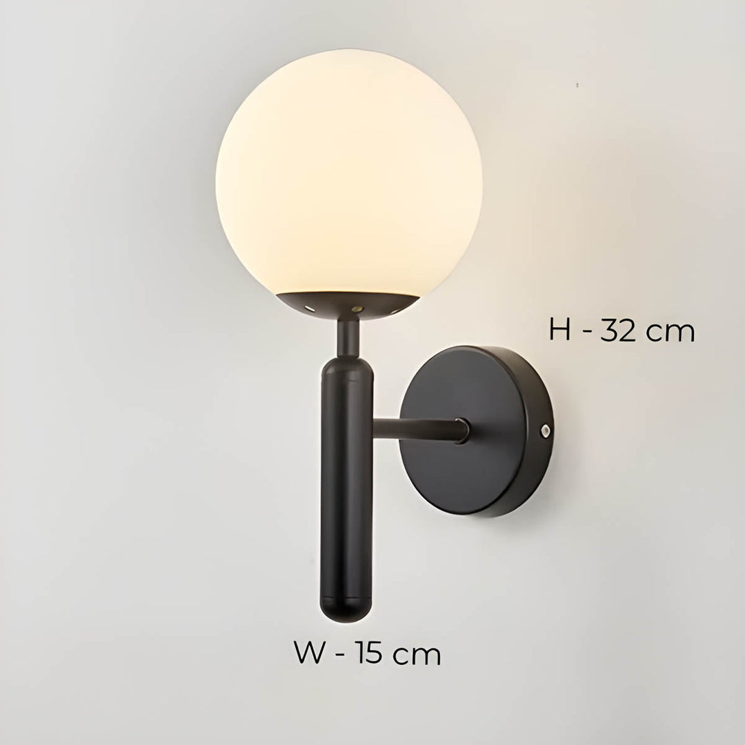Élégante lampe murale Clair en verre magnifiquement travaillé