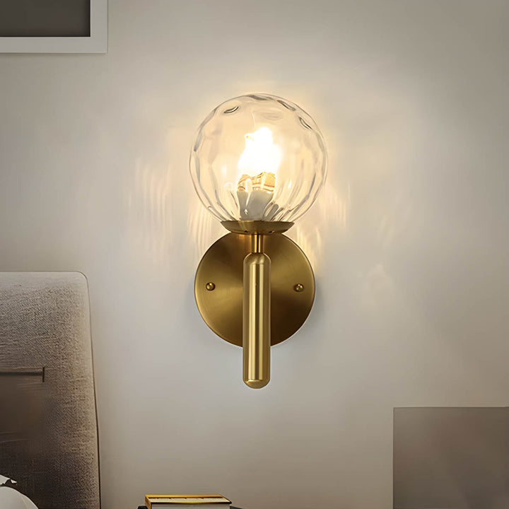 Élégante lampe murale Clair en verre magnifiquement travaillé