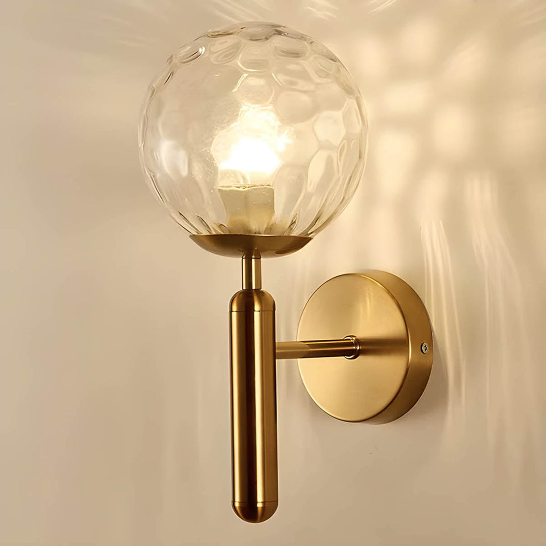 Élégante lampe murale Clair en verre magnifiquement travaillé