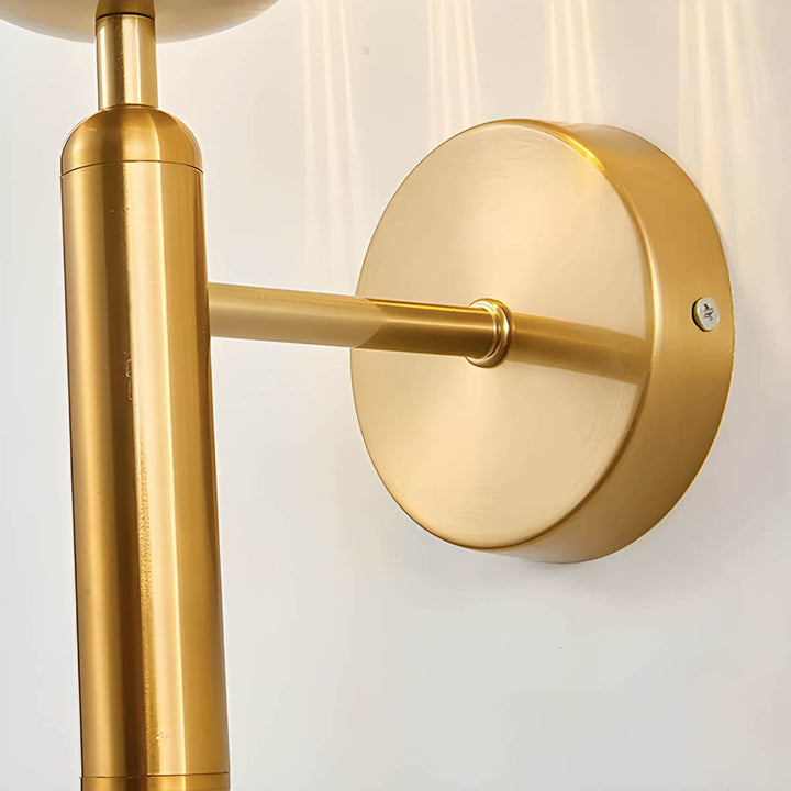 Élégante lampe murale Clair en verre magnifiquement travaillé