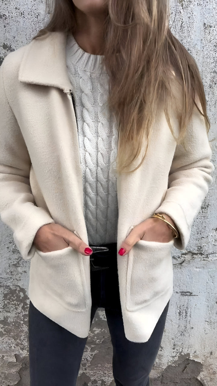 Chloé™ - Veste en Suède Élégante avec Col Revers