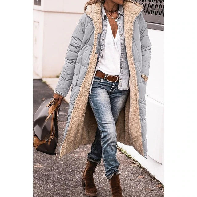 Confort et style avec le manteau ISADORA doublé en sherpa