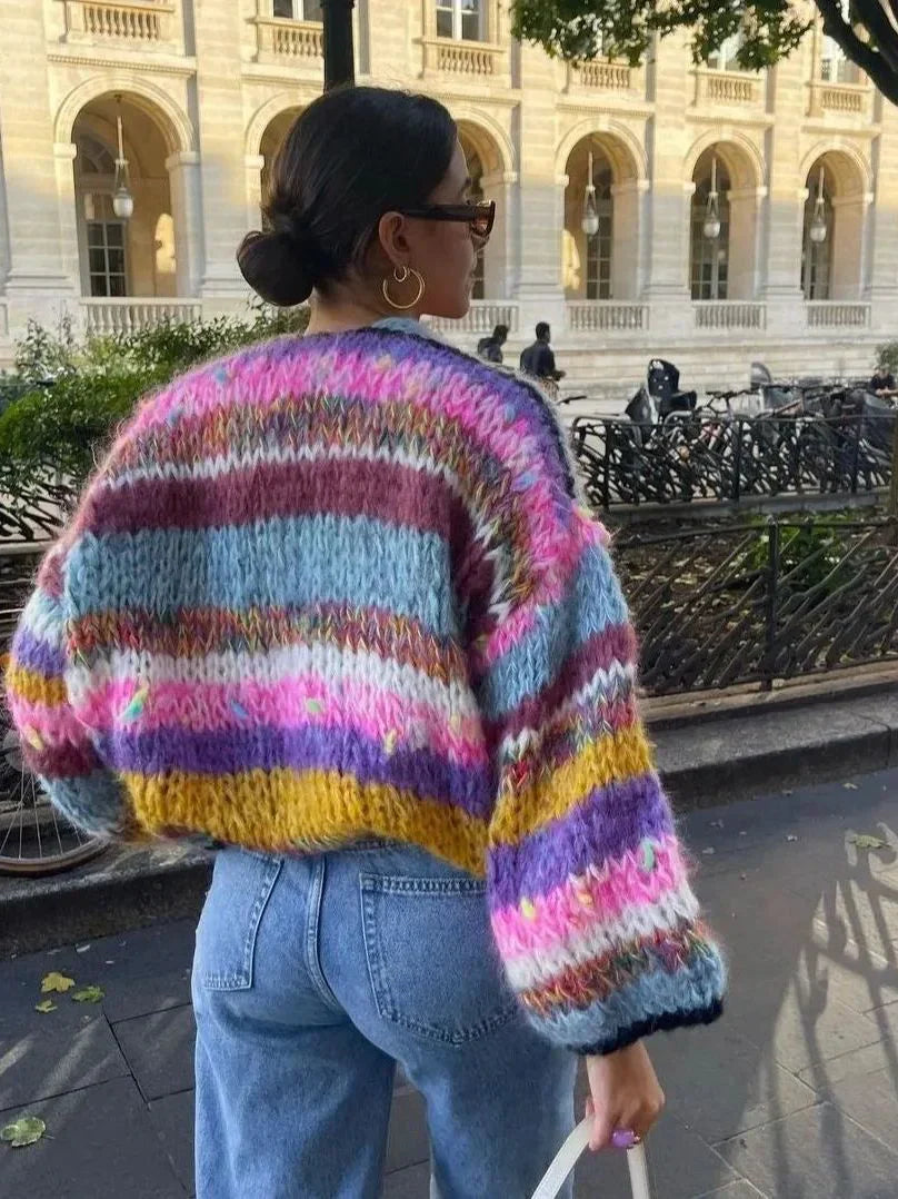 Jennifer - Cardigan féminin joyeux avec de belles rayures arc-en-ciel pour un look de tous les jours