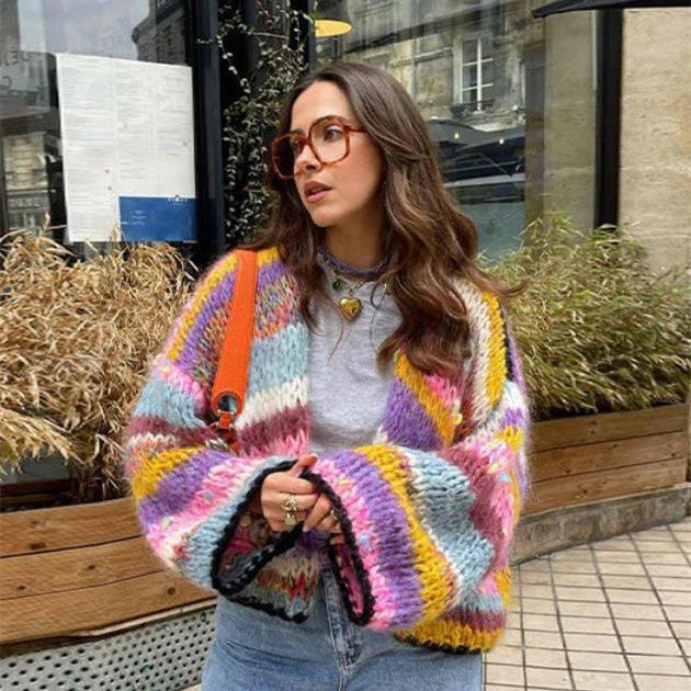 Jennifer - Cardigan féminin joyeux avec de belles rayures arc-en-ciel pour un look de tous les jours