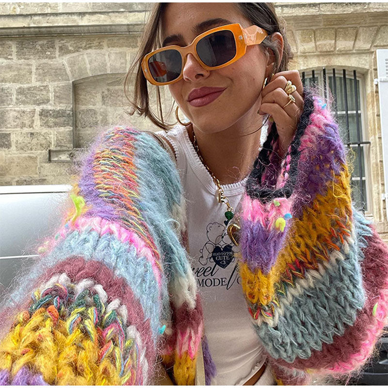 Jennifer - Cardigan féminin joyeux avec de belles rayures arc-en-ciel pour un look de tous les jours
