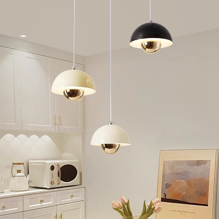 Lampe suspendue réglable en forme de cosse