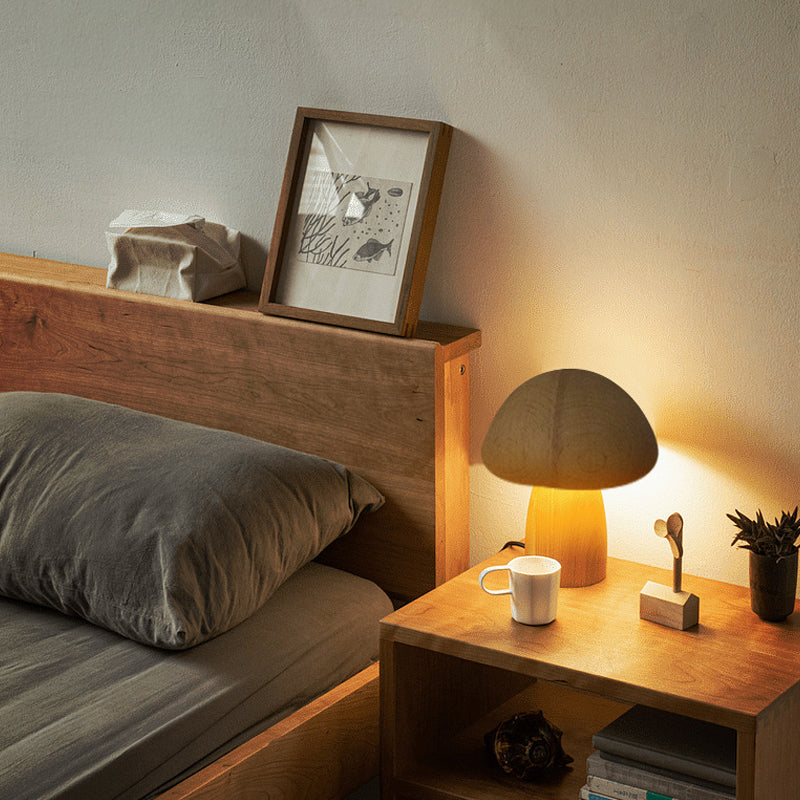 Lampe de table rechargeable en bois avec champignons pour une ambiance chaleureuse