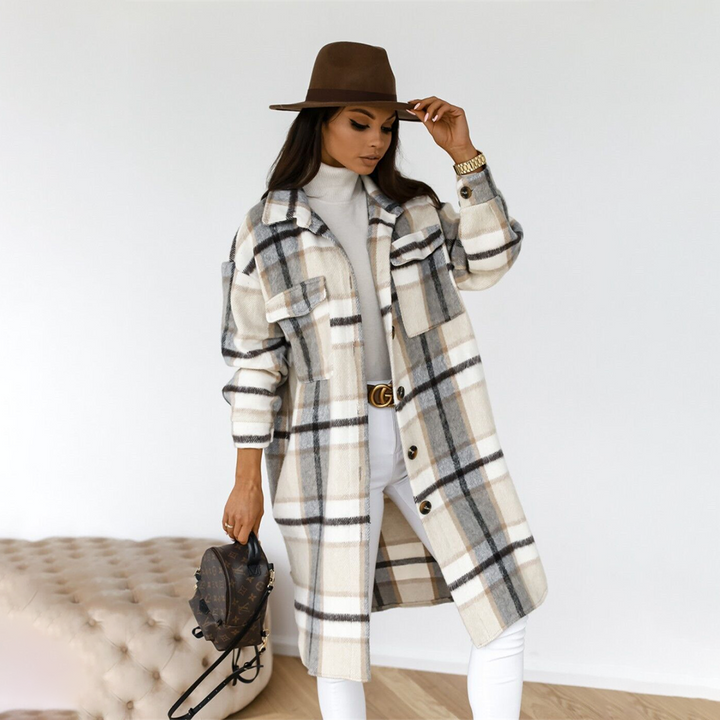 Zsuzsa | Blazer à carreaux tendance pour un look élégant