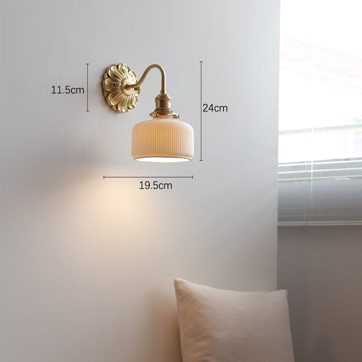 Lampe murale élégante en céramique pour un environnement domestique atmosphérique