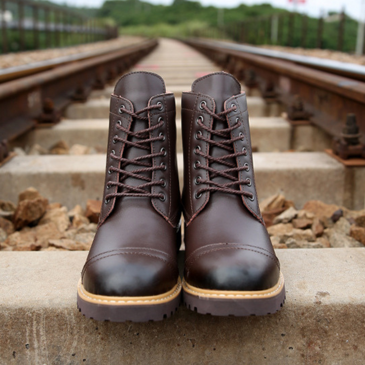 Charme intemporel - Bottes classiques en cuir vintage