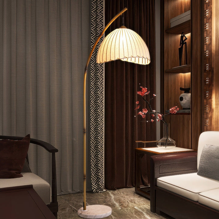 Lampadaire en bambou pour une ambiance sereine