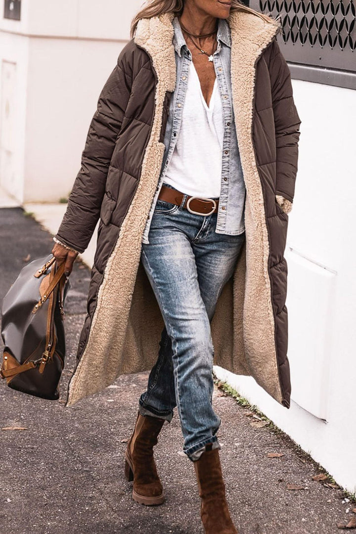 Confort et style avec le manteau ISADORA doublé en sherpa