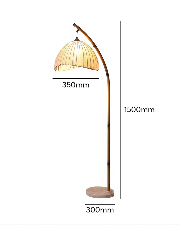 Lampadaire en bambou pour une ambiance sereine