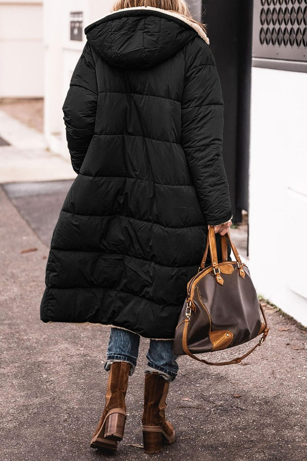 Confort et style avec le manteau ISADORA doublé en sherpa