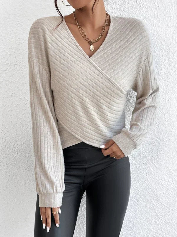 Lunara - Top croisé élégant à col en V pour femmes