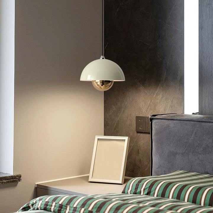 Lampe suspendue réglable en forme de cosse