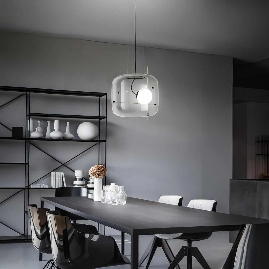 Lampe suspendue en verre pour un intérieur élégant