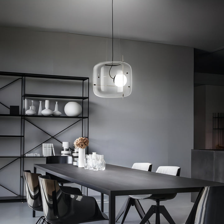 Lampe suspendue en verre pour un intérieur élégant