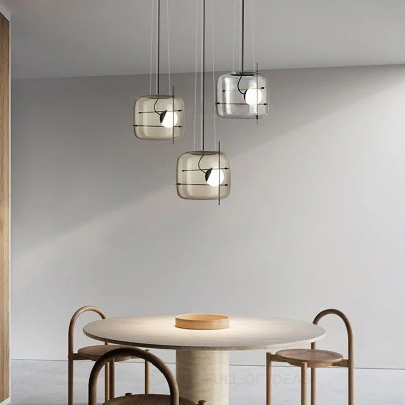 Lampe suspendue en verre pour un intérieur élégant