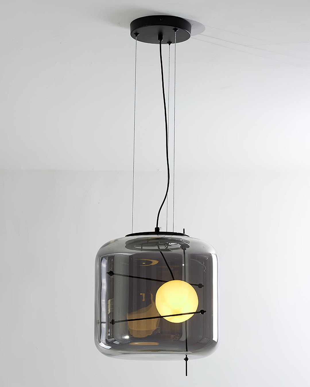 Lampe suspendue en verre pour un intérieur élégant