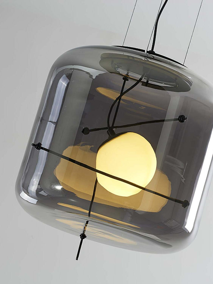 Lampe suspendue en verre pour un intérieur élégant