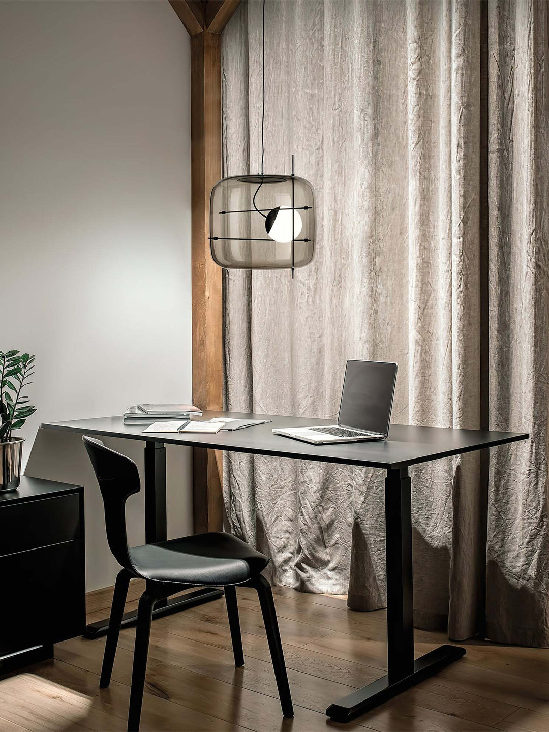 Lampe suspendue en verre pour un intérieur élégant
