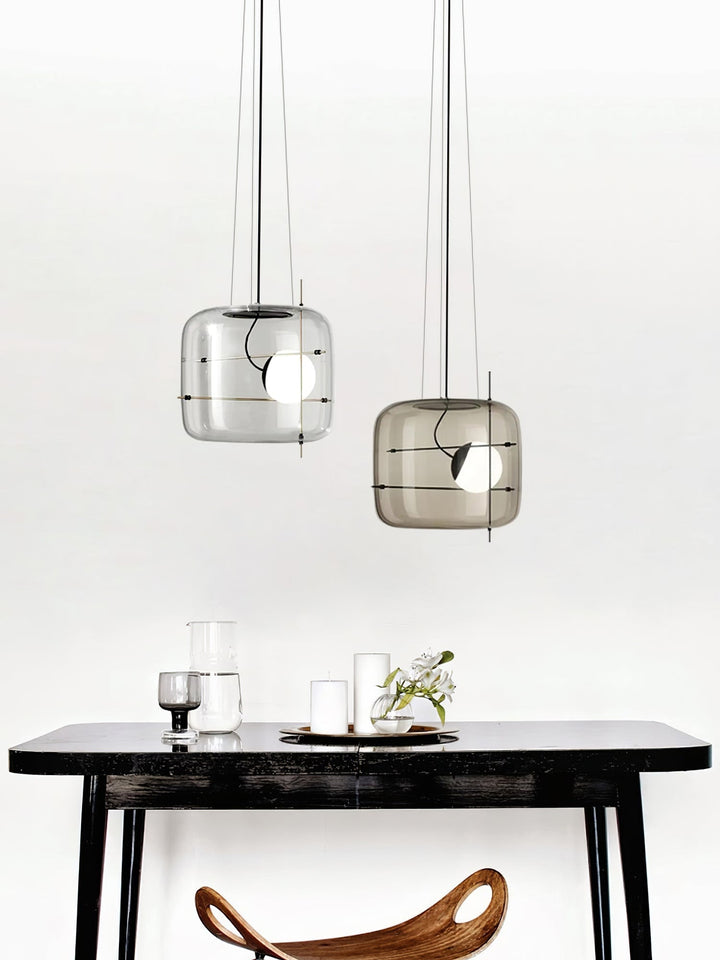Lampe suspendue en verre pour un intérieur élégant