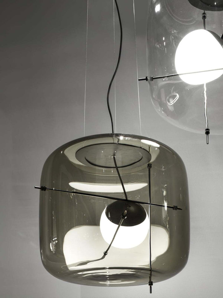 Lampe suspendue en verre pour un intérieur élégant