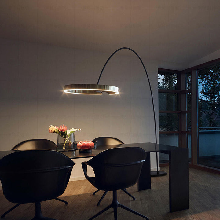 Lampadaire LED scandinave au design moderne