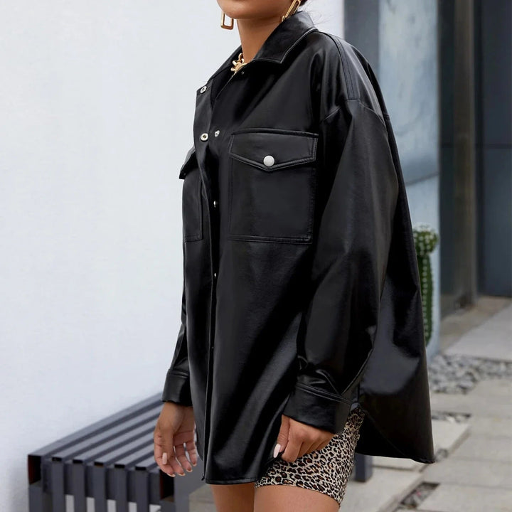 Veste élégante avec revers remarquables et boutons et poches élégants