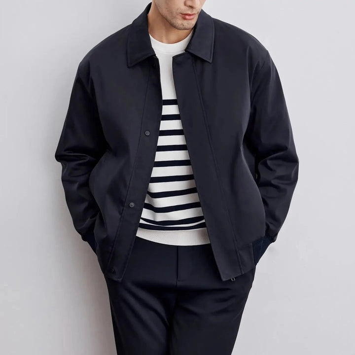 Élevez votre style avec la veste bombardier Jason !