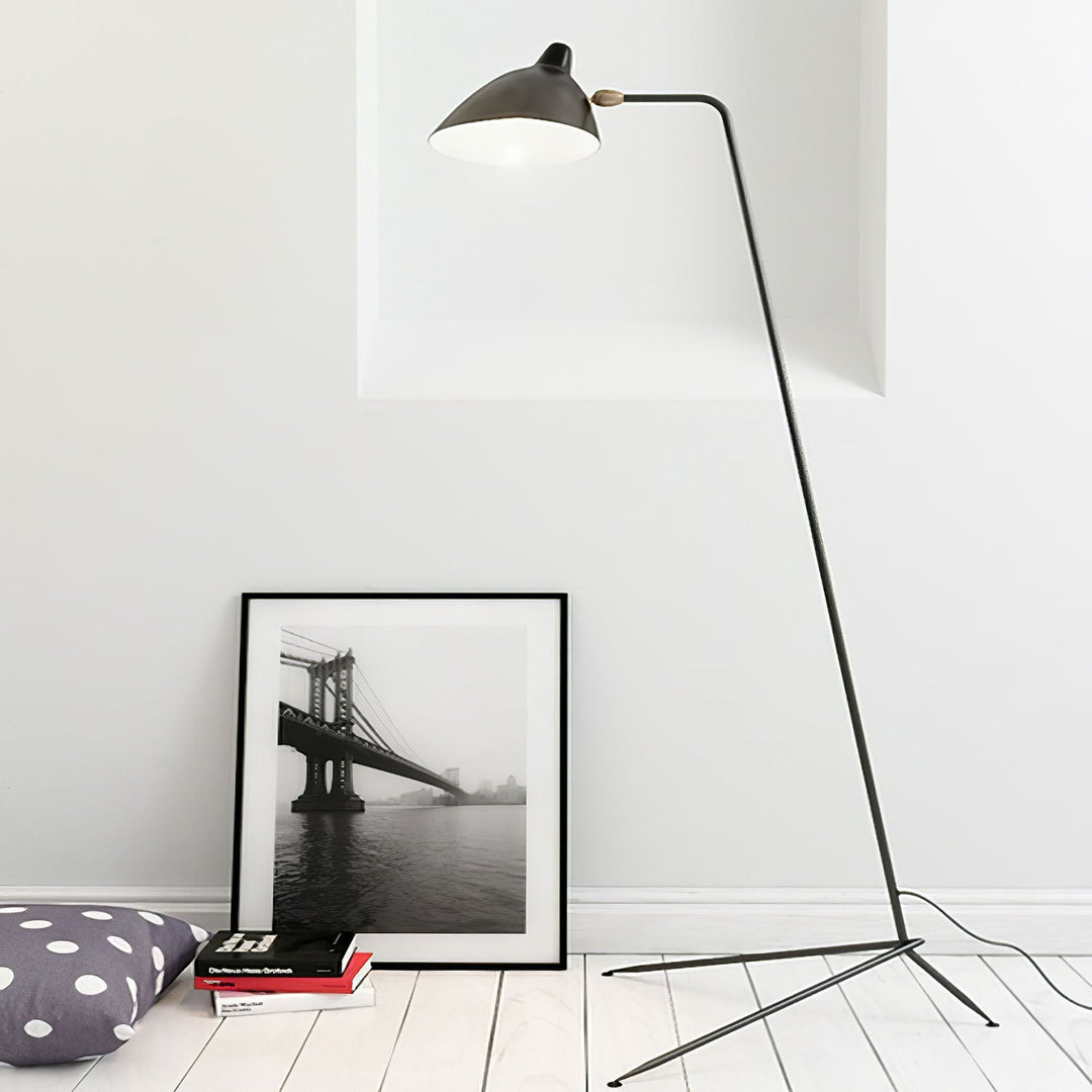 Elégant lampadaire Serge Mouille