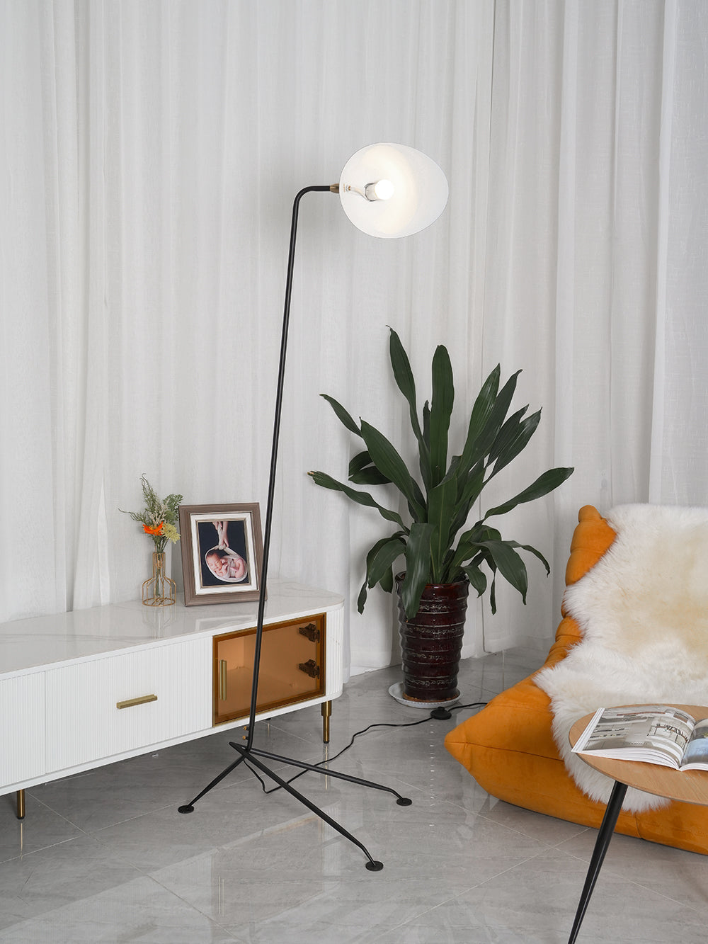 Elégant lampadaire Serge Mouille